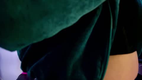 Sofi Noa online show from 11-17-25, 11:16