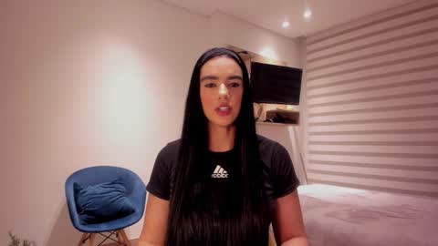 Sofi Saenzz  online show from 11-08-25, 12:44