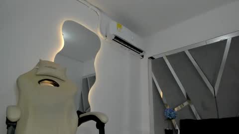 SOFIA online show from 01-26-25, 03:17