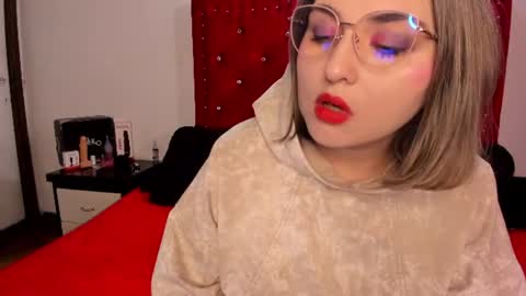 Snapshot of sofia__bella chatting on 06-22-26, 05:21 Sofia bella online show from 06-22-26, 05:21