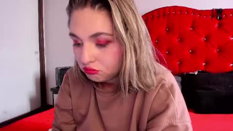 Snapshot of sofia__bella chatting on 06-24-26, 05:56 Sofia bella online show from 06-24-26, 05:56