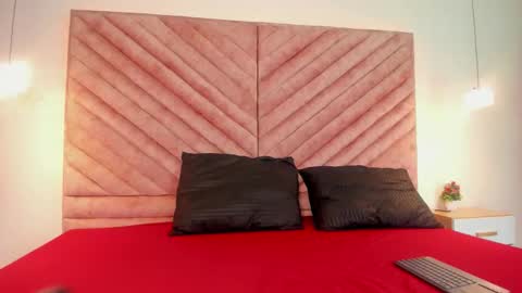 Snapshot of sofia__ll chatting on 12-17-25, 08:04 sofia__ll online show from 12-17-25, 08:04