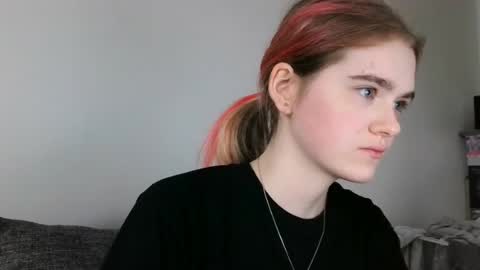 sofia bloomm online show from 06-18-26, 09:14