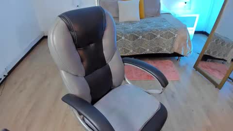 Snapshot of sofia_collen_ chatting on 10-22-25, 08:08 sofia_collen_ online show from 10-22-25, 08:08