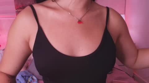 sofia gomes online show from 04-17-26, 11:57