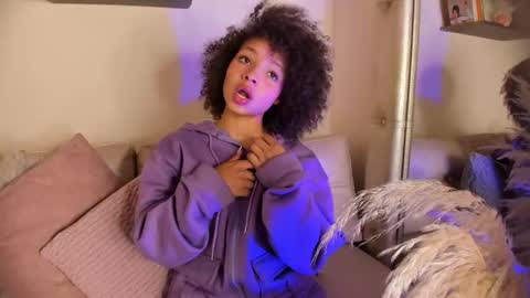 S O F I A  online show from 02-23-26, 04:59