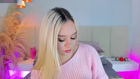 Snapshot of sofia_pamela chatting on 12-01-25, 07:19 SOFIA PAMELA online show from 12-01-25, 07:19