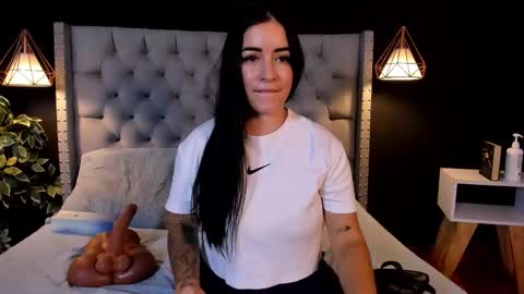 SOFIA online show from 11-12-25, 08:08