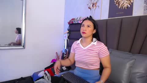 Snapshot of sofia_velez5 chatting on 05-19-26, 11:16 online show from 05-19-26, 11:16