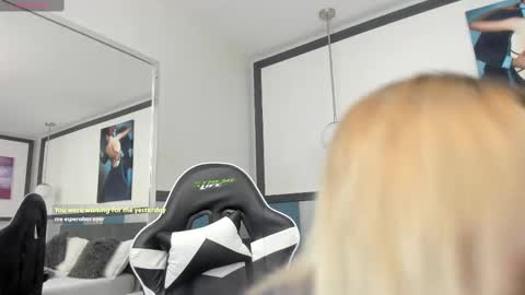 Snapshot of sofiaa_morris chatting on 10-02-25, 07:10 Sofia online show from 10-02-25, 07:10
