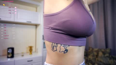 Hi My name is Sofia Welcome to my room Please thumbs up - its important online show from 12-23-24, 05:39