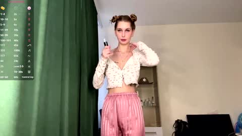 Hi My name is Sofia Welcome to my room Please thumbs up - its important online show from 03-20-26, 04:28