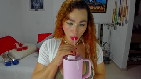 Snapshot of sofiagalvis69 chatting on 02-01-25, 02:45 Sofi Galvis online show from 02-01-25, 02:45