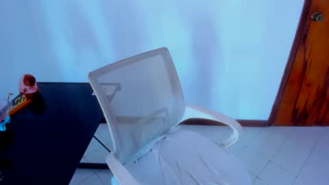 sofia online show from 04-11-26, 10:58