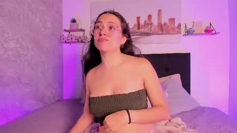 sofialujan_ online show from 06-19-26, 12:04