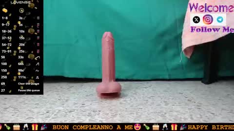 Snapshot of sofiamadisson chatting on 01-29-25, 04:19 Sofia Madisson online show from 01-29-25, 04:19