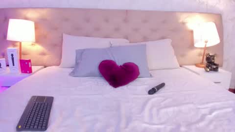 SofiaReyees online show from 01-05-26, 05:27