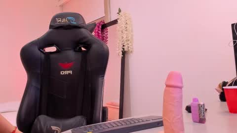 Sofia  Help me reach 5K followers  online show from 02-16-25, 12:30