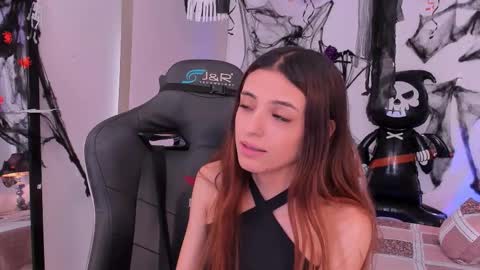 Sofia  Help me reach 5K followers  online show from 10-06-25, 08:28