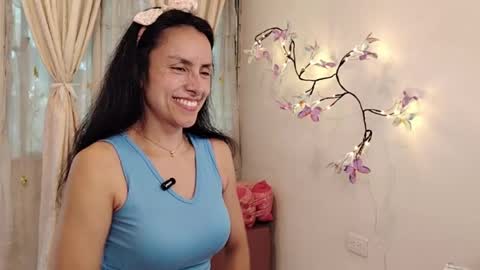 Snapshot of sofibelladelavega chatting on 05-08-26, 07:19 Sofi Bella online show from 05-08-26, 07:19