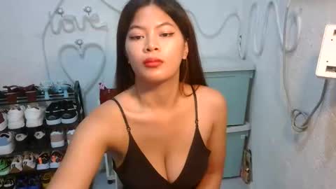 Snapshot of sofie_loorexx chatting on 06-10-26, 05:45 sofie_loorexx online show from 06-10-26, 05:45