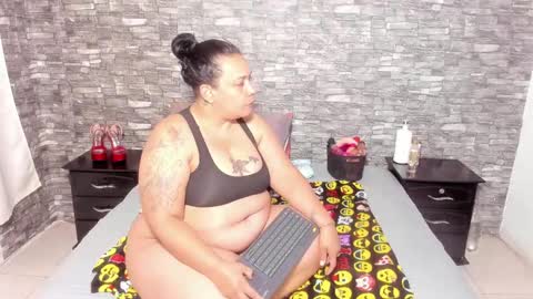 Snapshot of sofie_storm chatting on 12-30-24, 09:37 Vicky online show from 12-30-24, 09:37