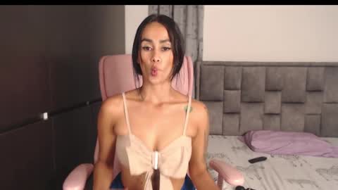 Snapshot of sofierosse_ chatting on 02-19-25, 01:51 Sofie Rosee online show from 02-19-25, 01:51