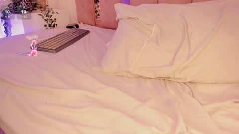 Sofie online show from 01-31-25, 06:25