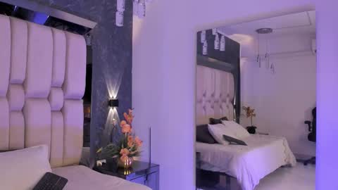  sofie  online show from 10-31-25, 07:48