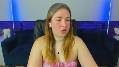 sofii_darling online show from 03-17-26, 05:38