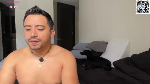 Snapshot of sofii_n_diego chatting on 06-11-26, 06:39 sofii_n_diego online show from 06-11-26, 06:39