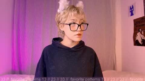 Snapshot of sofii_uwu_ chatting on 11-02-25, 11:29 Sofii  online show from 11-02-25, 11:29