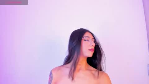 Sofi online show from 11-25-25, 01:44