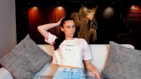 Sofiia  Everyday From 1400 to 2200 Col Time online show from 01-17-26, 06:44