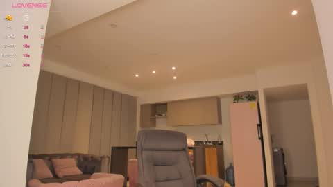 Snapshot of sofiia_pink chatting on 02-14-26, 03:36 online show from 02-14-26, 03:36