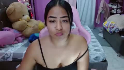 Snapshot of sofiiadreams chatting on 05-13-26, 12:41 sofia Dreams online show from 05-13-26, 12:41