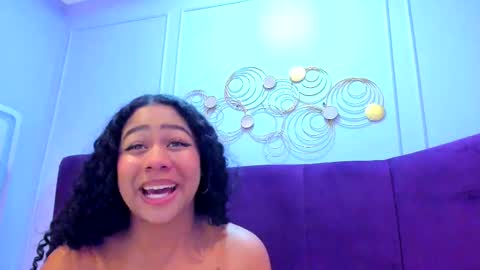 sofiifox online show from 11-19-25, 07:47