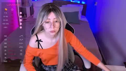 Snapshot of sofiisun chatting on 12-02-25, 01:55 Sofia online show from 12-02-25, 01:55