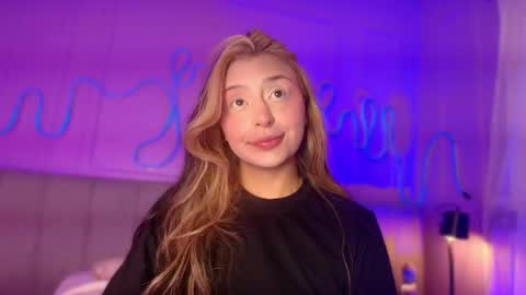 Snapshot of sofly_s chatting on 04-29-26, 11:58 Sofi online show from 04-29-26, 11:58