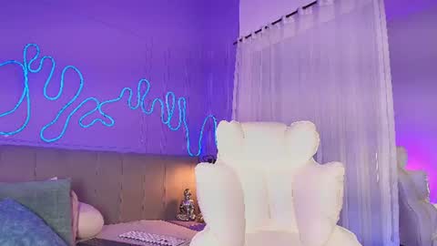 Snapshot of sofly_s chatting on 06-11-26, 11:41 Sofi online show from 06-11-26, 11:41