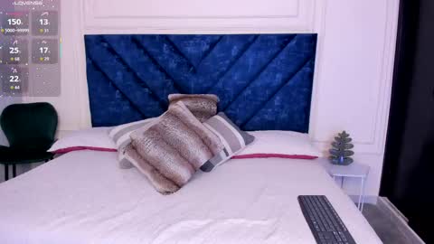 Snapshot of soft_seduction chatting on 11-04-25, 02:10 Marcela online show from 11-04-25, 02:10