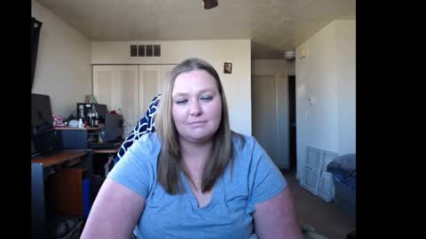 Snapshot of softerpeaches chatting on 12-31-24, 08:56 Rose online show from 12-31-24, 08:56