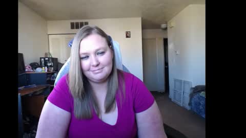 Snapshot of softerpeaches chatting on 01-30-25, 08:31 Rose online show from 01-30-25, 08:31