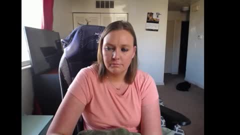 Snapshot of softerpeaches chatting on 11-17-25, 07:30 Rose online show from 11-17-25, 07:30