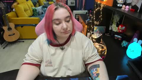 Sofie online show from 02-12-25, 01:19