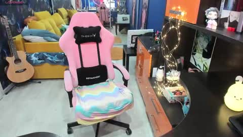 Sofie online show from 02-25-25, 02:58