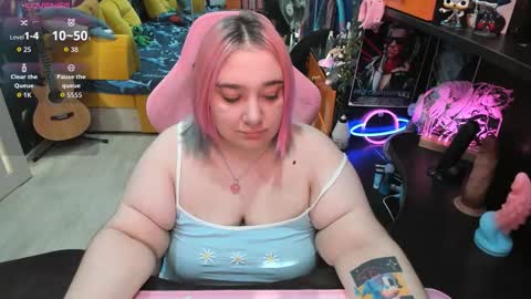 Sofie online show from 10-11-25, 03:17