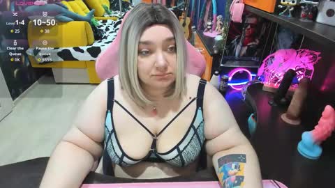 Sofie online show from 11-18-25, 02:50