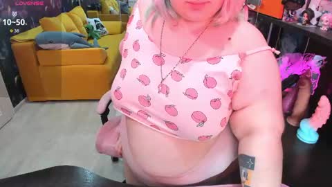 Snapshot of softie_sofy chatting on 07-02-26, 03:23 Sofie online show from 07-02-26, 03:23