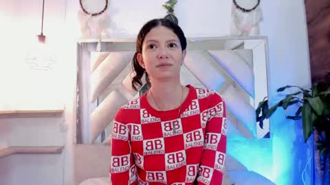 Snapshot of sofy_bonnet chatting on 05-03-26, 12:22 online show from 05-03-26, 12:22